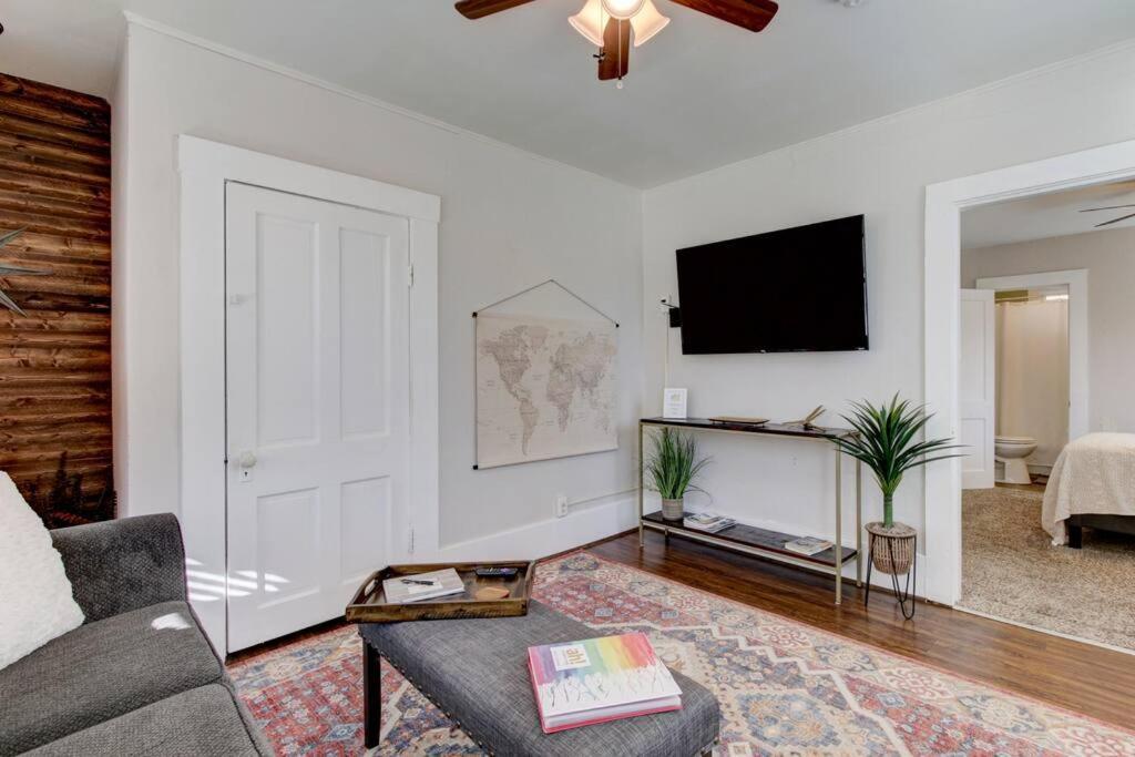 Cedar Blossom Bungalow Is A Cozy Getaway With A 5 Minute Walk To Downtown! Hot Springs Exterior photo