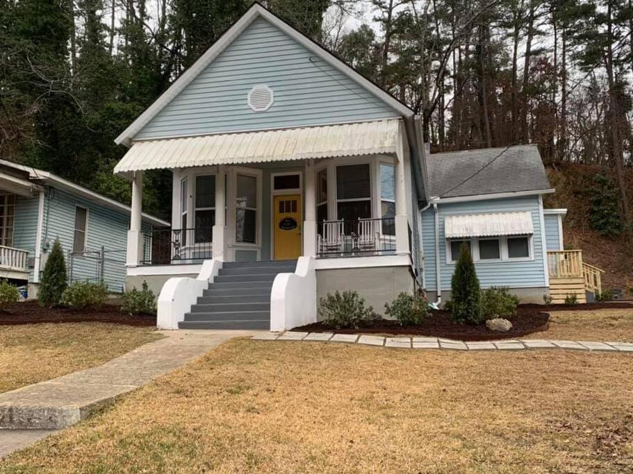 Cedar Blossom Bungalow Is A Cozy Getaway With A 5 Minute Walk To Downtown! Hot Springs Exterior photo