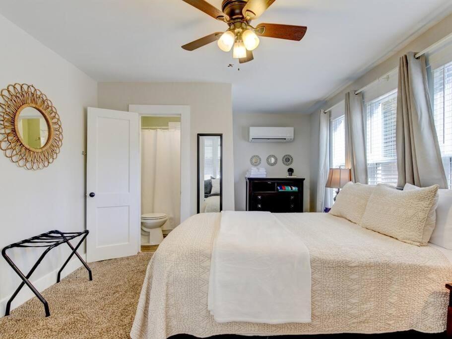 Cedar Blossom Bungalow Is A Cozy Getaway With A 5 Minute Walk To Downtown! Hot Springs Exterior photo